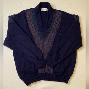 Bizzarro Navy Sweater featuring cable knit pattern in alpaca wool made in Italy